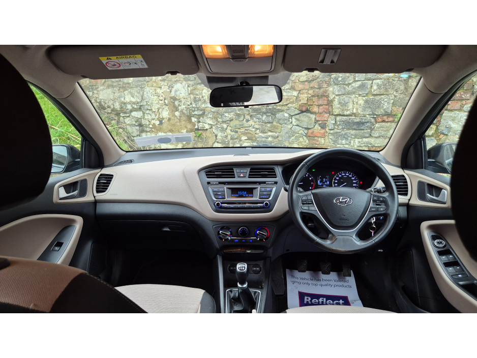 2015 Hyundai i20 - image 7