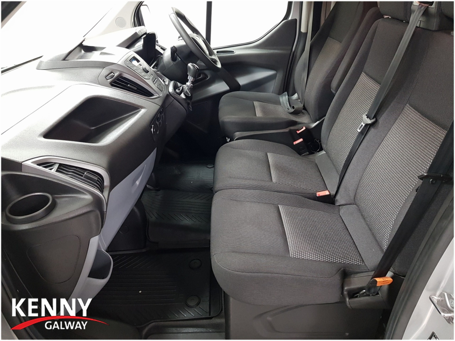 2018 Ford Transit Custom - image 8