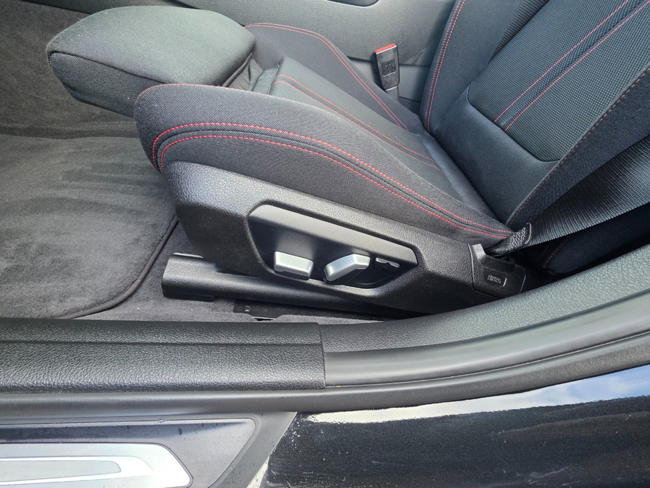 2017 BMW 3 Series - image 10