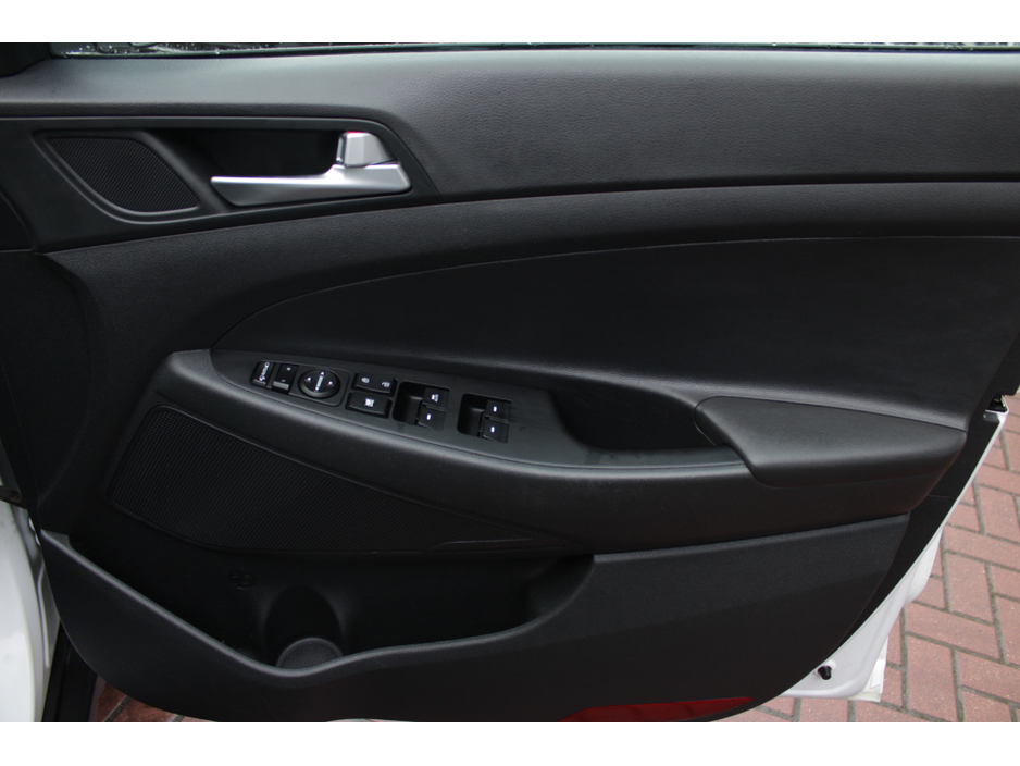 2017 Hyundai Tucson 1.7CRDI EXECUTIVE PLUS //WHITE WITH BLACK LEATHER //IMMACULATE CONDITION  // BUY WITH CONFIDENC AA AND SIMI APPROVED DEALER 2025 // FINANCE ARRANGED // ALL TRADE INS WELCOME // €13,950