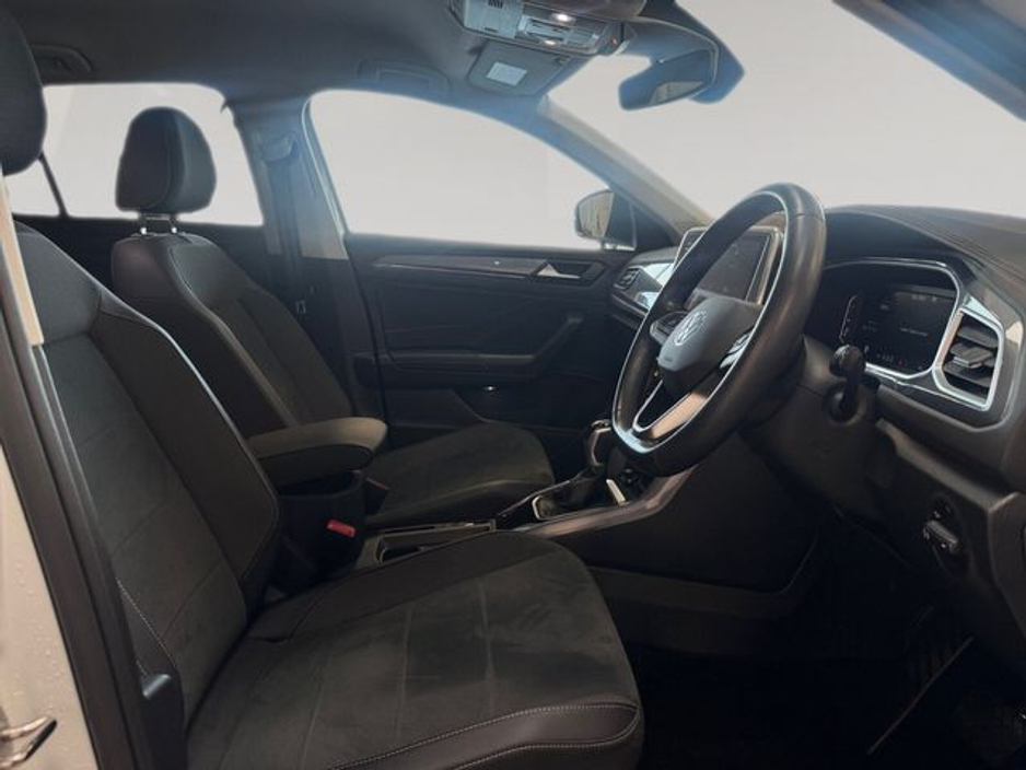 2022 Volkswagen T-Roc - image 11