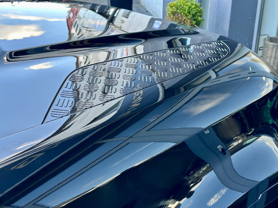 2025 Land Rover Defender - image 12