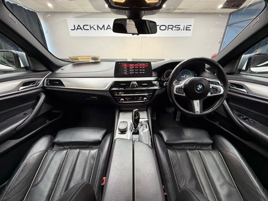 2019 BMW 5 Series - image 30