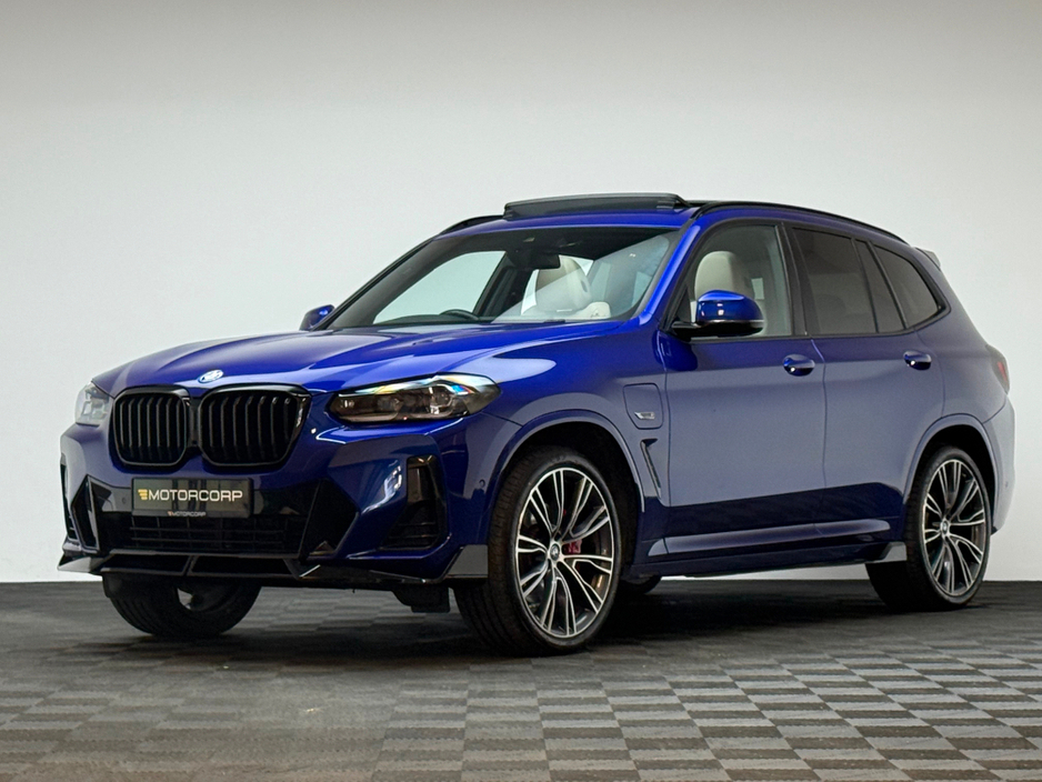 2022 BMW X3 - image 3