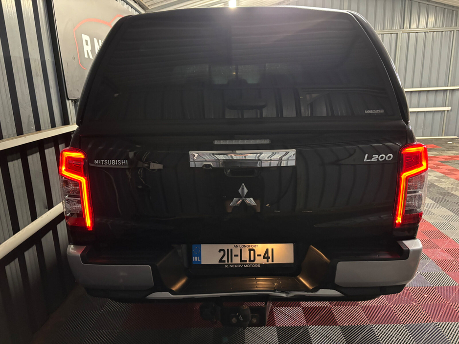 2021 Mitsubishi L200 - image 2