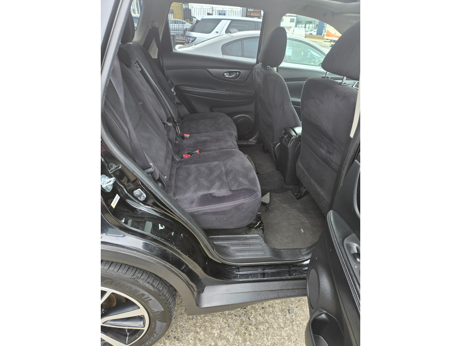 2015 Nissan X-Trail - image 7