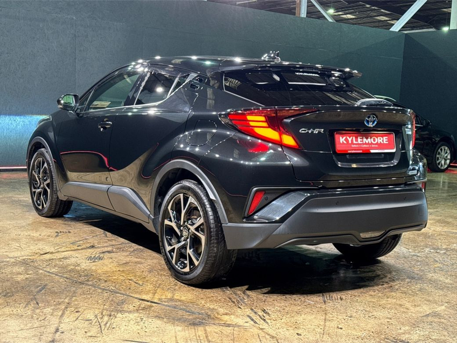 2020 Toyota C-HR - image 5