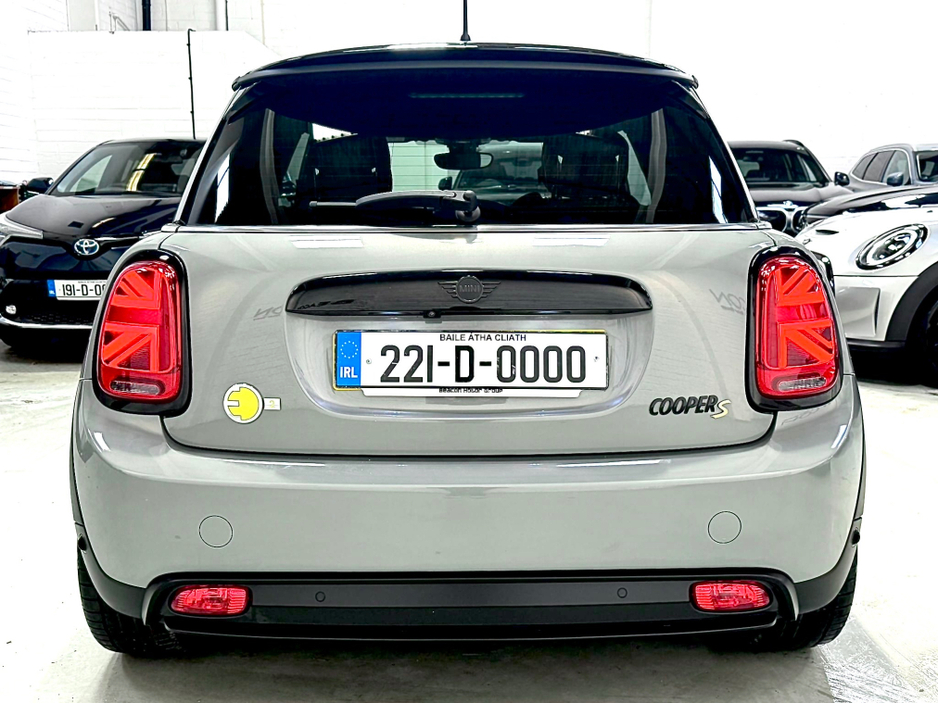 2022 MINI Hatch - image 7