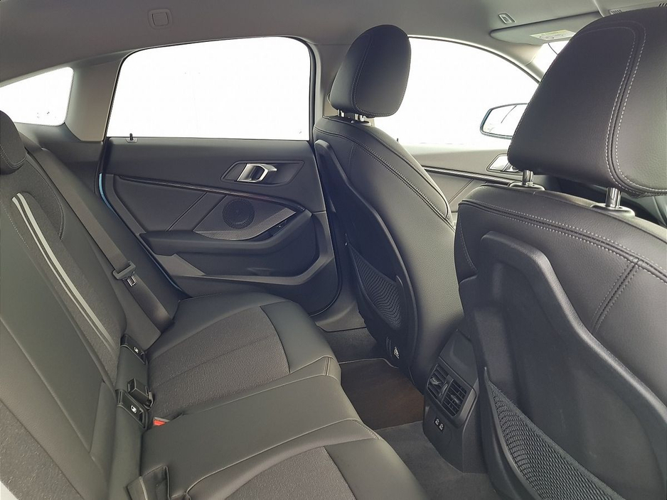 2023 BMW 2 Series - image 11