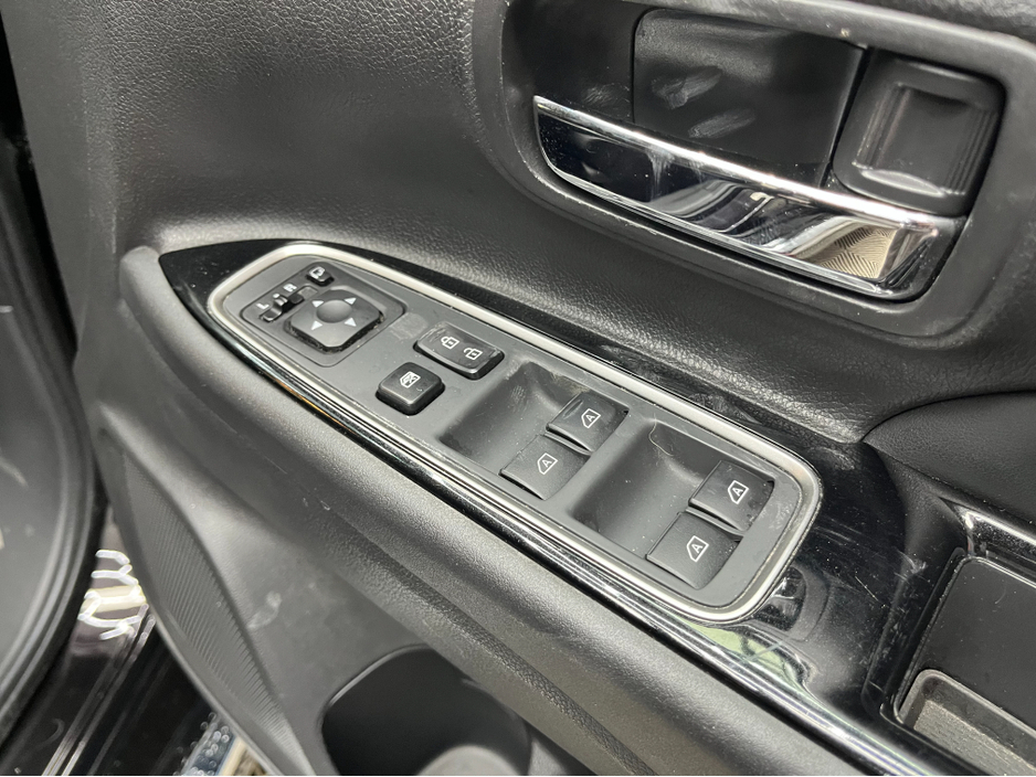 2020 Mitsubishi Outlander €23950! 2020 MITSUBISHI OUTLANDER PHEV G 2.4 AUTOMATIC / CRUISE CONTROL / 360° PARKING CAMERA / ELECTRIC HEATED SEATS / PADDLE SHIFTERS / HEATED STEERING WHEEL €23,950