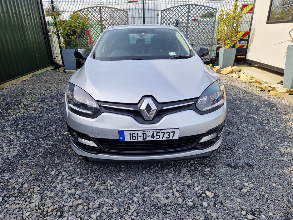 2016 Renault Megane - image 3