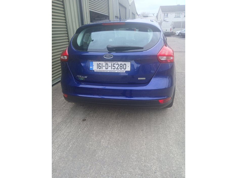 2016 Ford Focus - image 15