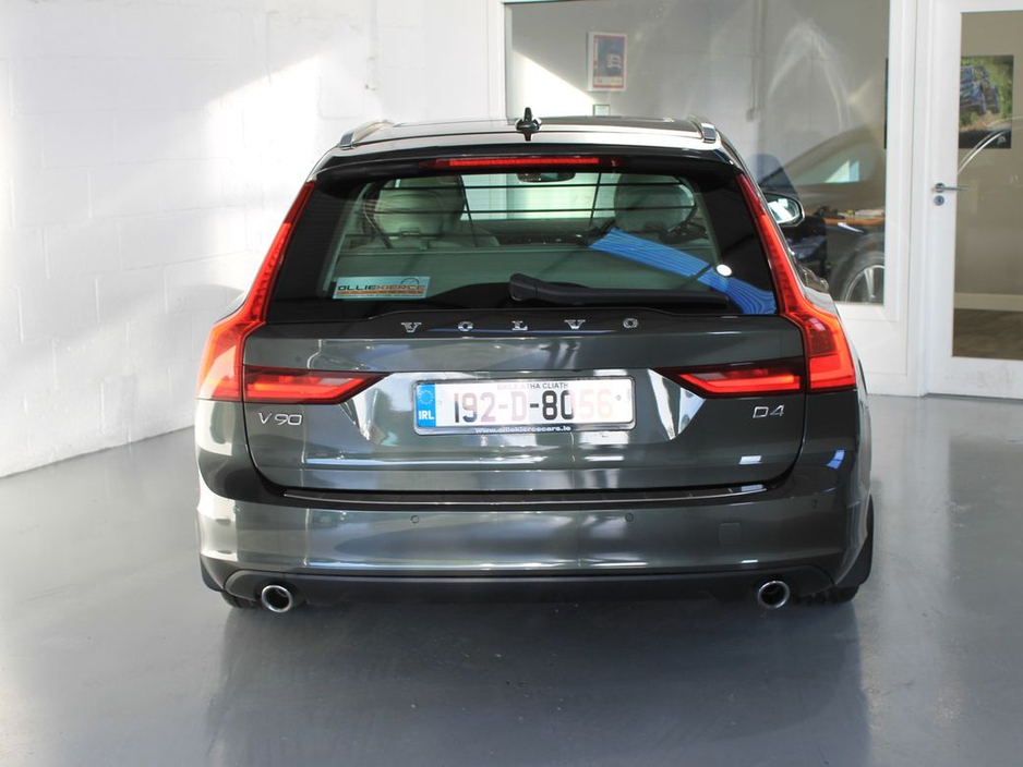 2019 Volvo V90 D4 MOM 5DR Auto €29,499