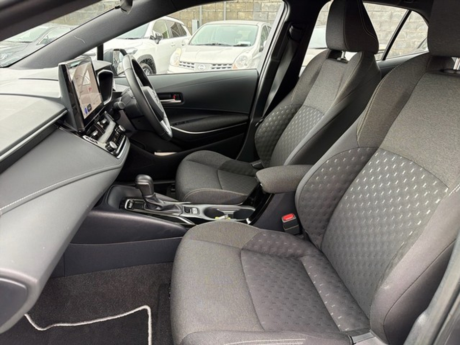 2025 Toyota Corolla - image 6