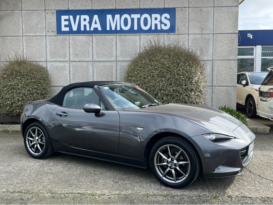 2022 Mazda MX-5 - image 9