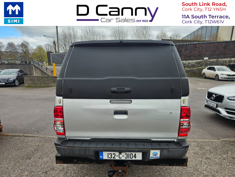 2013 Toyota Hilux - image 8