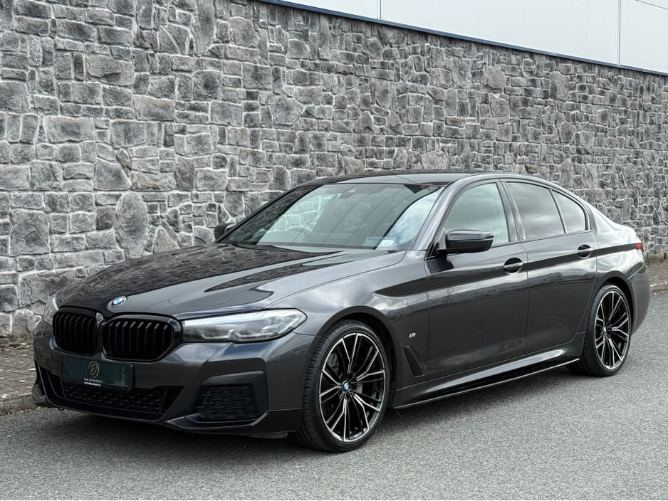 2021 BMW 5 Series - image 11