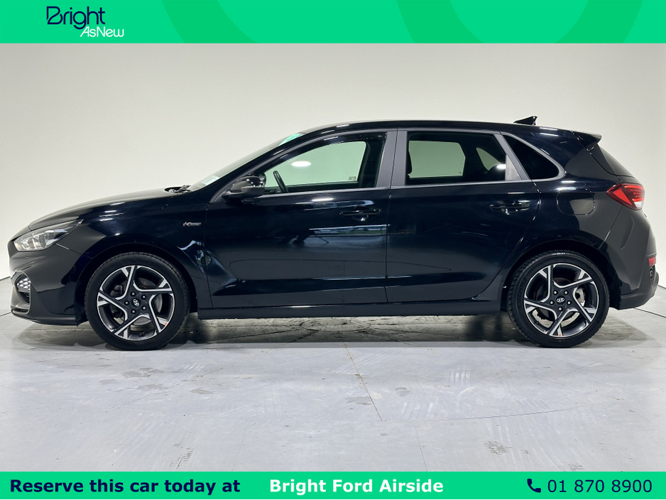 2021 Hyundai i30 - image 8