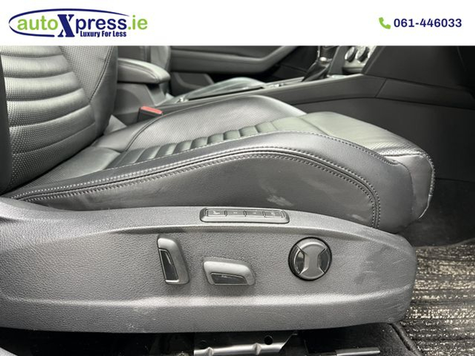 2020 Volkswagen Passat - image 26