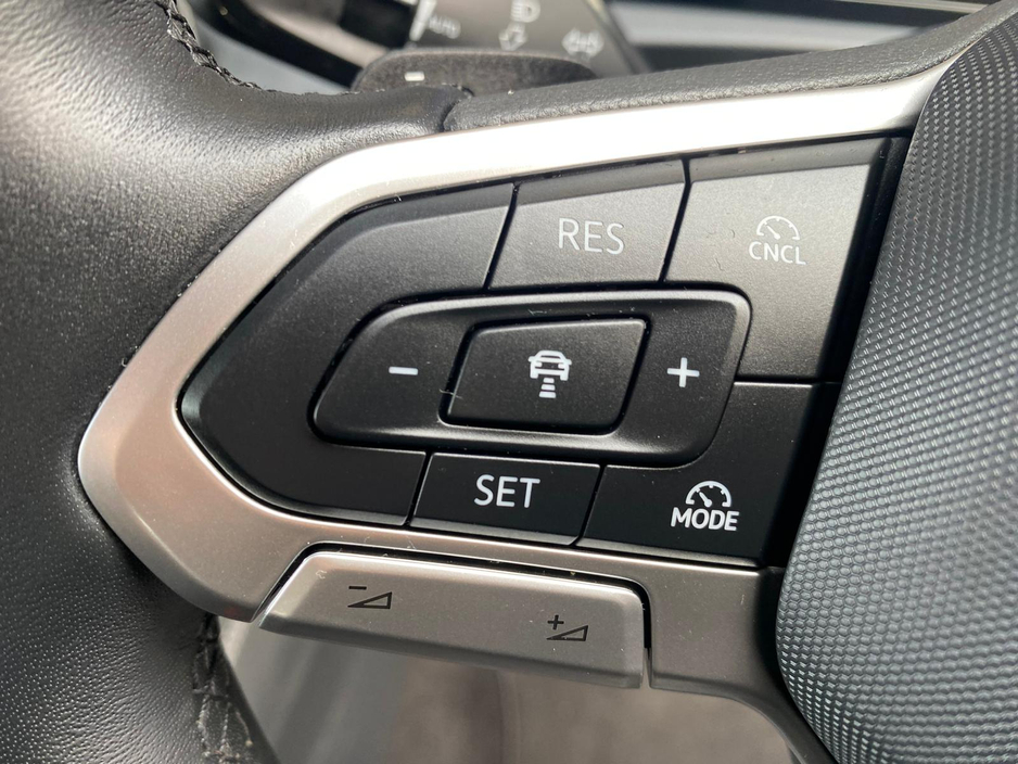 2024 Volkswagen Tiguan - image 24