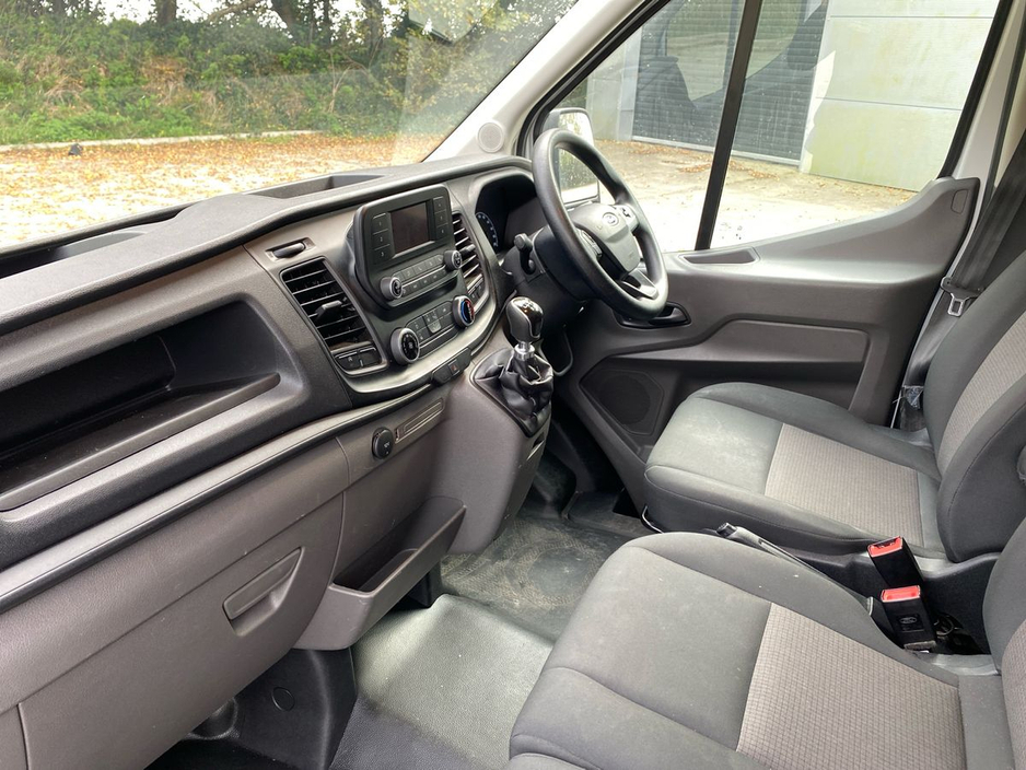 2023 Ford Transit - image 2