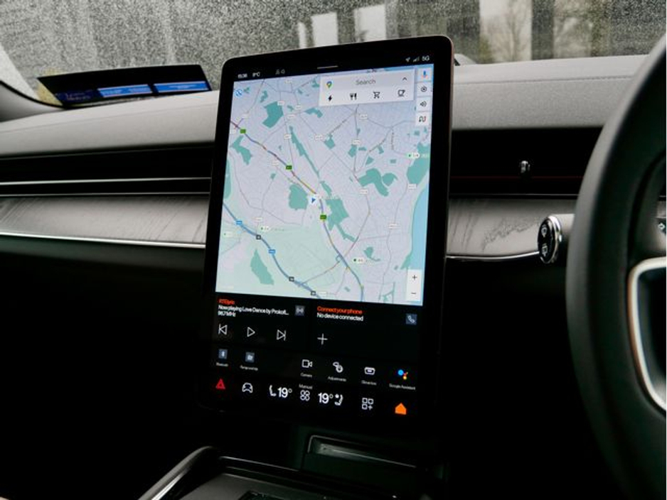 2024 Polestar 3 - image 20