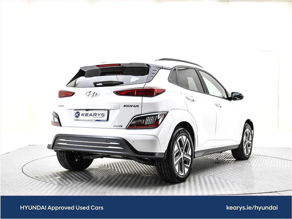 2023 Hyundai Kona EV Executive 39 kWh €21,990