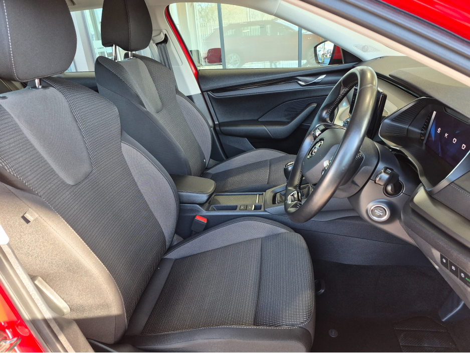 2021 Skoda Octavia - image 8