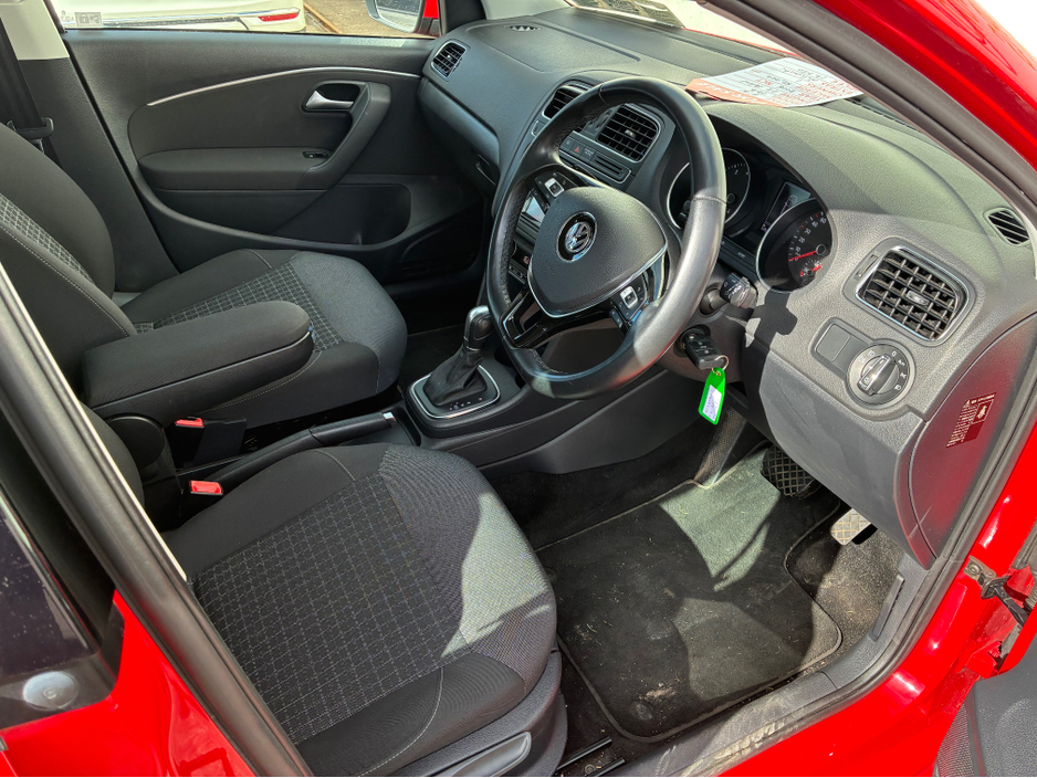 2016 Volkswagen Polo - image 8