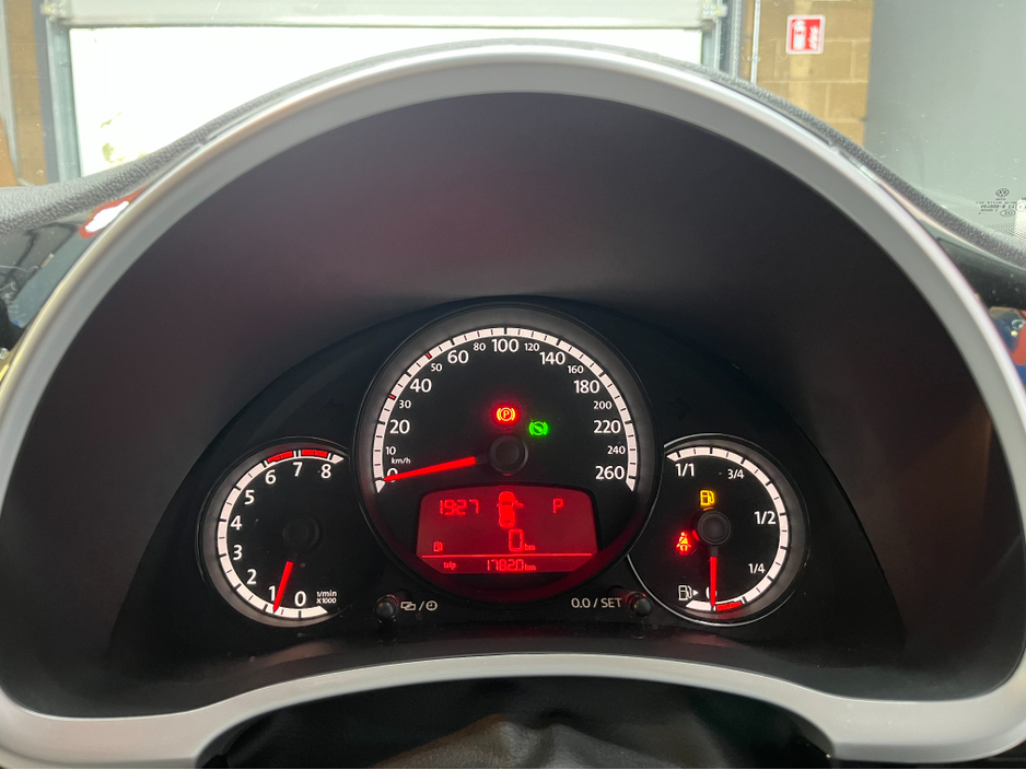 2016 Volkswagen Beetle €12950 2016 VOLKSWAGEN BEETLE DESIGN 1.2 AUTOMATIC / CRUISE CONTROL AND MORE €12,950