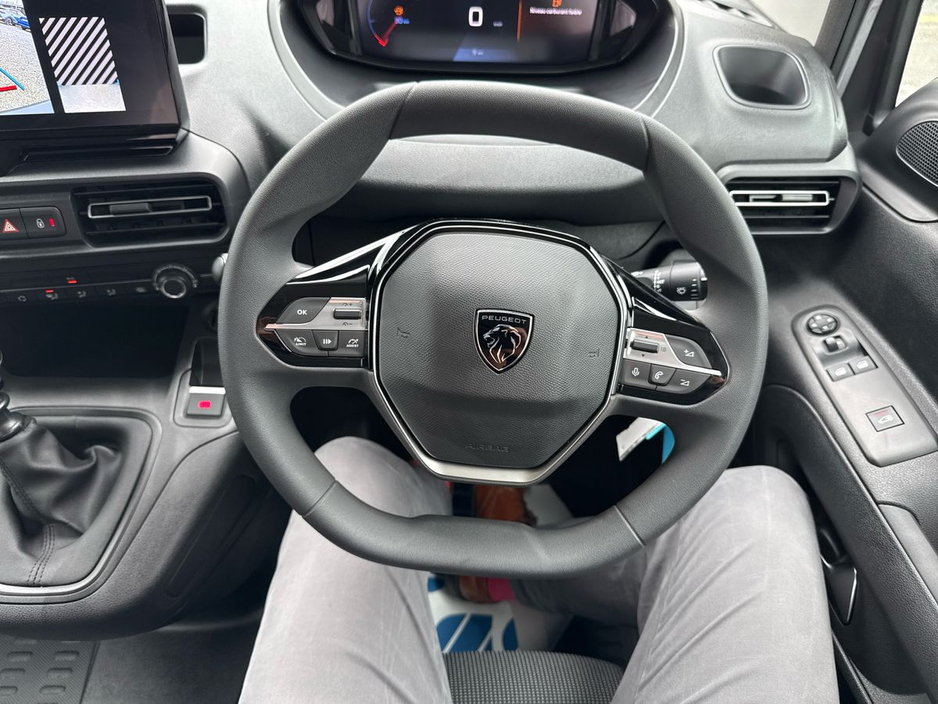 2026 Peugeot Partner - image 14