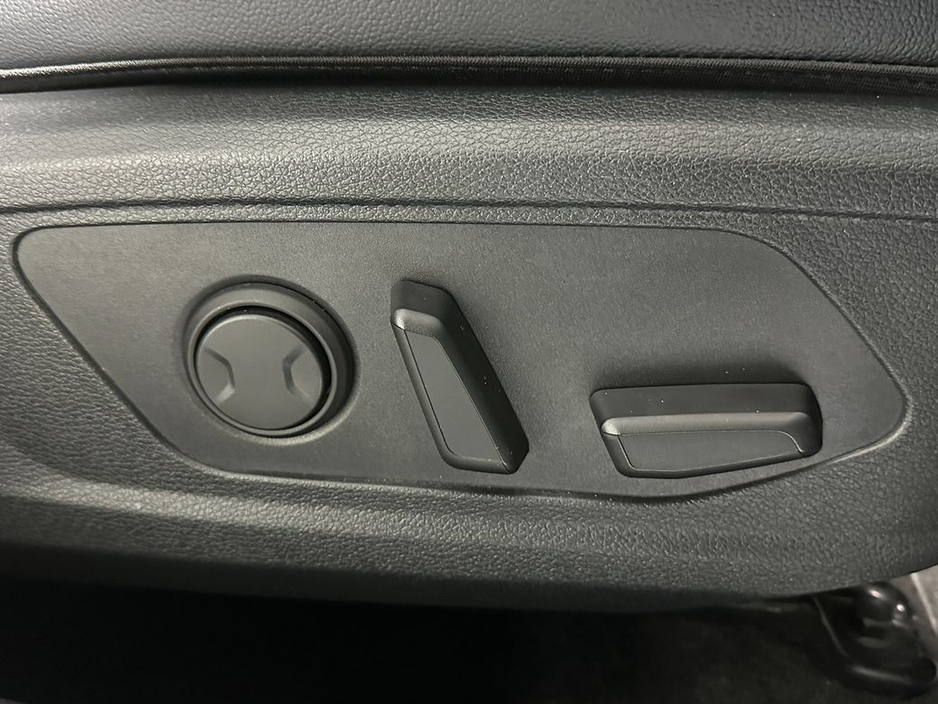 2023 Kia Sportage - image 24