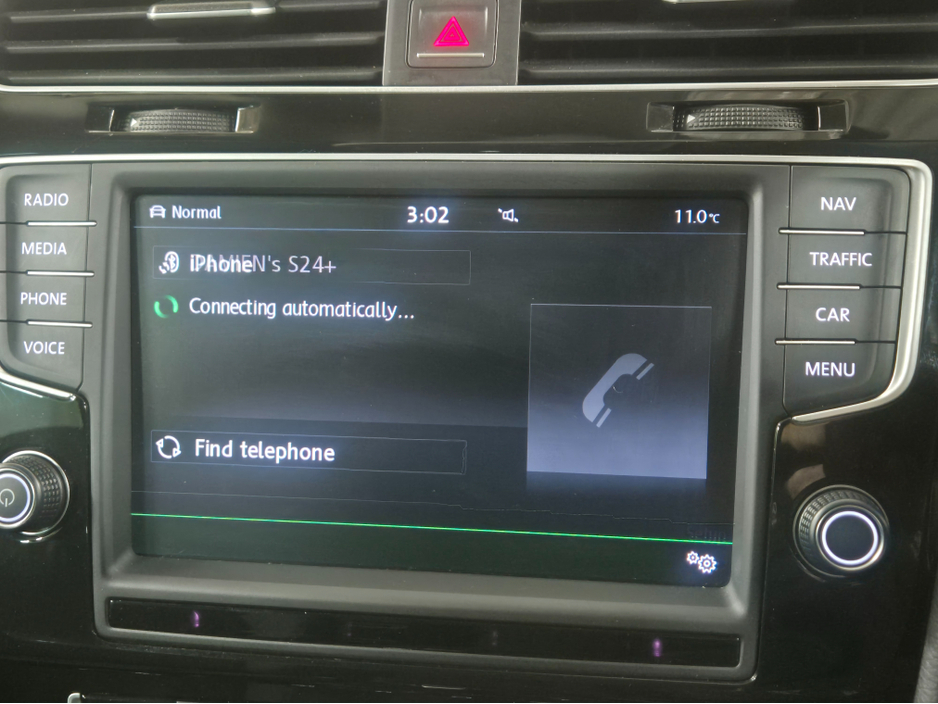 2016 Volkswagen Golf **HIGHLINE**ONLY 64000KMS**ALCANTARA SEATS*17" ALLOYS**BLIS**FOCAL INSIDE SPEAKERS*LANE ASSIST*KEYLESS ENTRY AND START**ADAPTIVE CRUISE CONTROL**DUAL ZONE CLIMATE**REVERSE CAMERA**BLUETOOTH STREAM €15,949