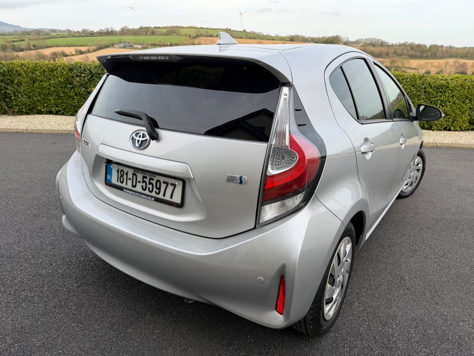 2018 Toyota Aqua - image 3