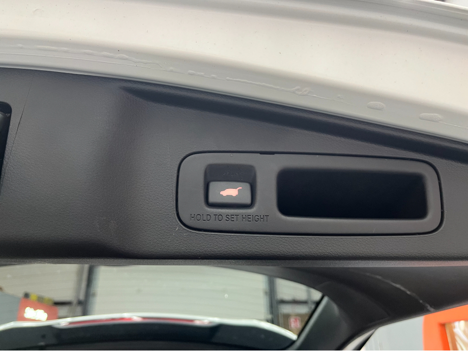 2019 Honda CR-V €27950 2019 HONDA CR-V EX MASTERPIECE 2.0 AUTOMATIC / CRUISE CONTROL / REVERSE CAMERA / ELECTRIC MEMORY & HEATED SEATS / HEATED REAR SEATS / PADDLE SHIFTERS €27,950