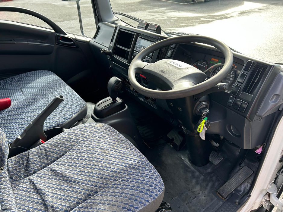 2021 Isuzu Trucks N35 - image 15
