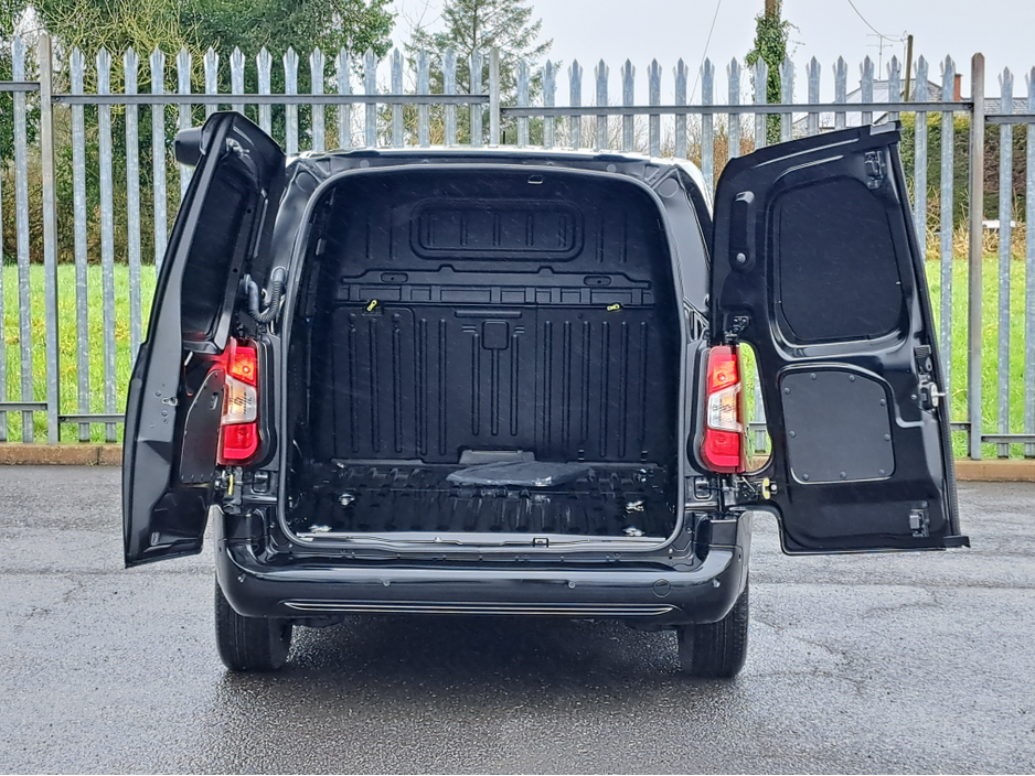 2026 Opel Combo - image 13