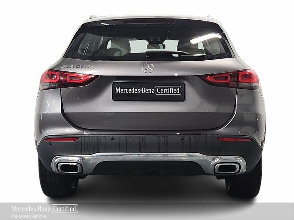 2022 Mercedes-Benz GLA Class - image 8