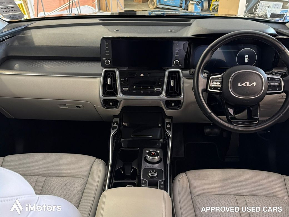 2023 Kia Sorento - image 15