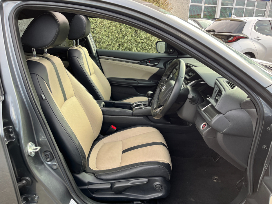 2018 Honda Civic - image 12