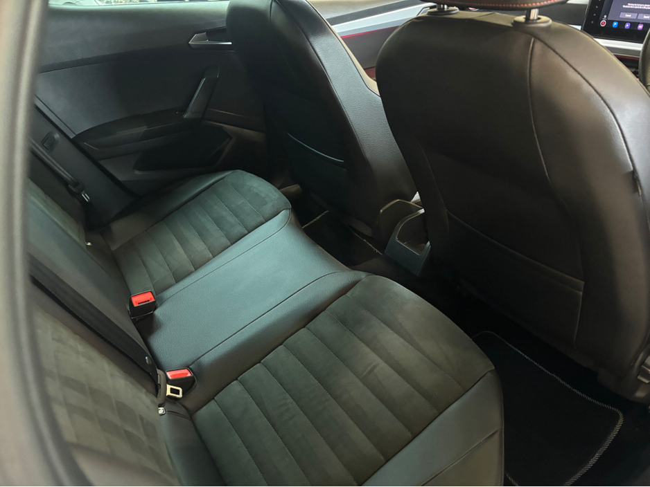 2023 SEAT Arona - image 6