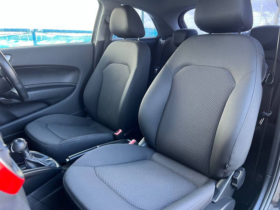 2015 Audi A1 - image 6