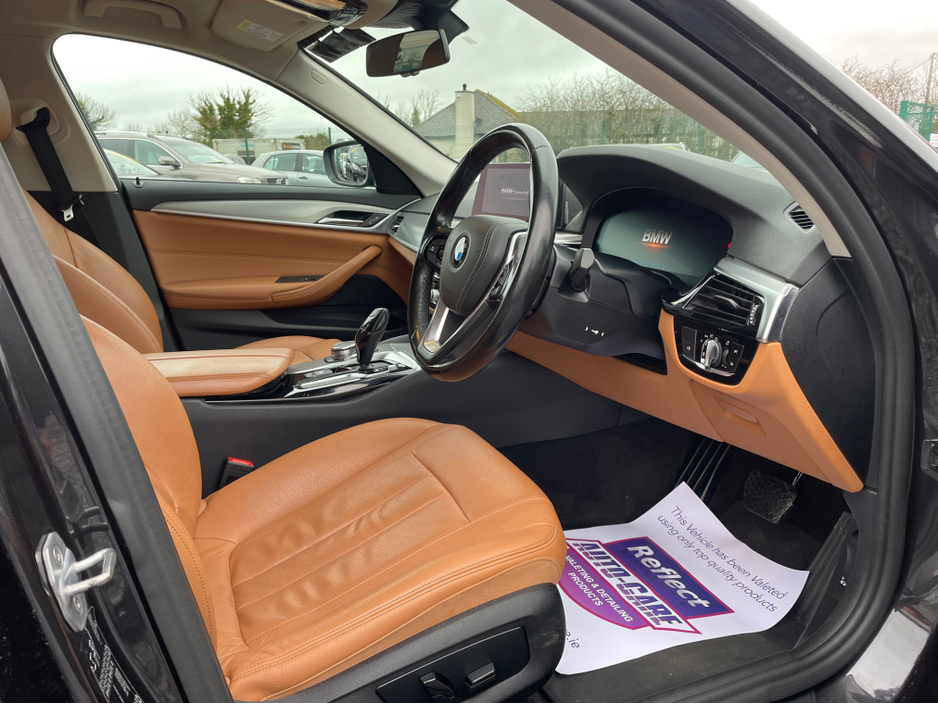 2019 BMW 5 Series - image 15