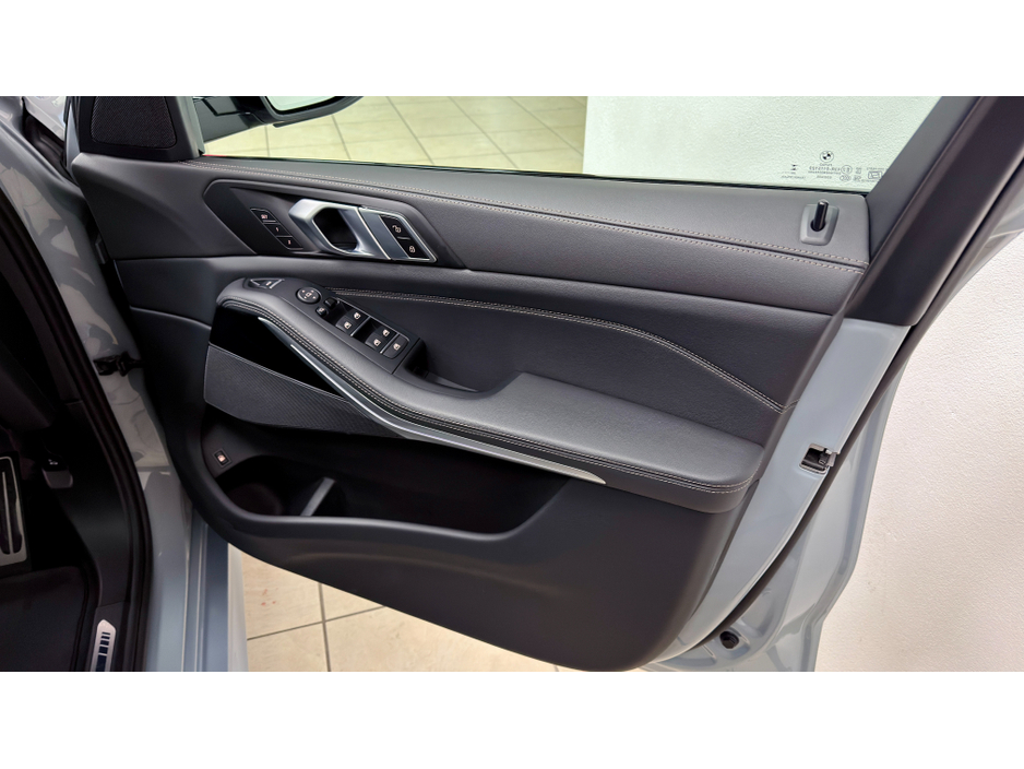 2025 BMW X5 XDRIVE50E M SPORT AUTO €99,250