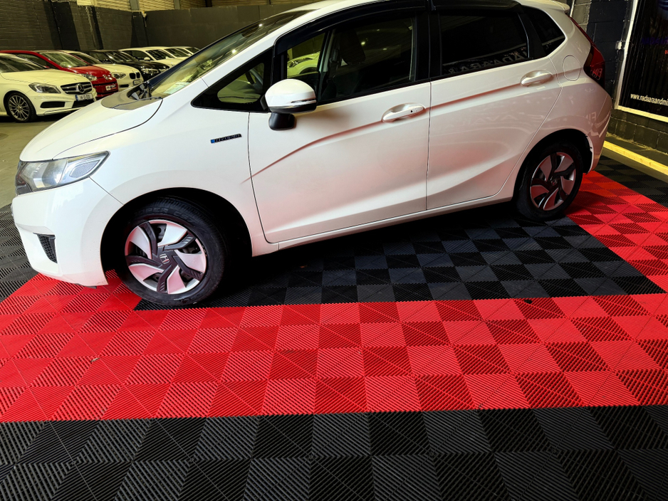 2014 Honda Fit DAA-GP5 €8,999