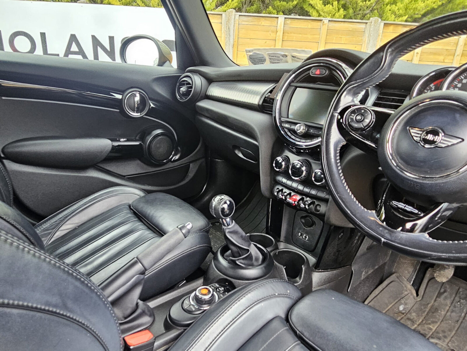 2017 MINI Hatch - image 26