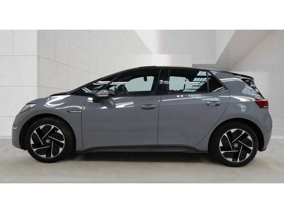 2022 Volkswagen ID.3 - image 3