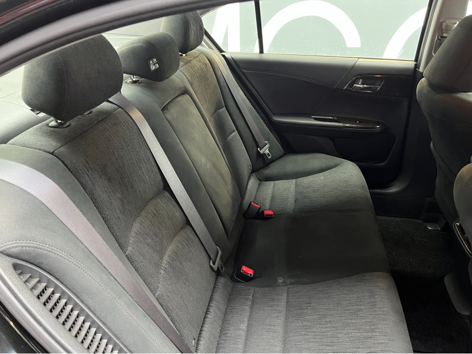 2016 Honda Accord - image 12