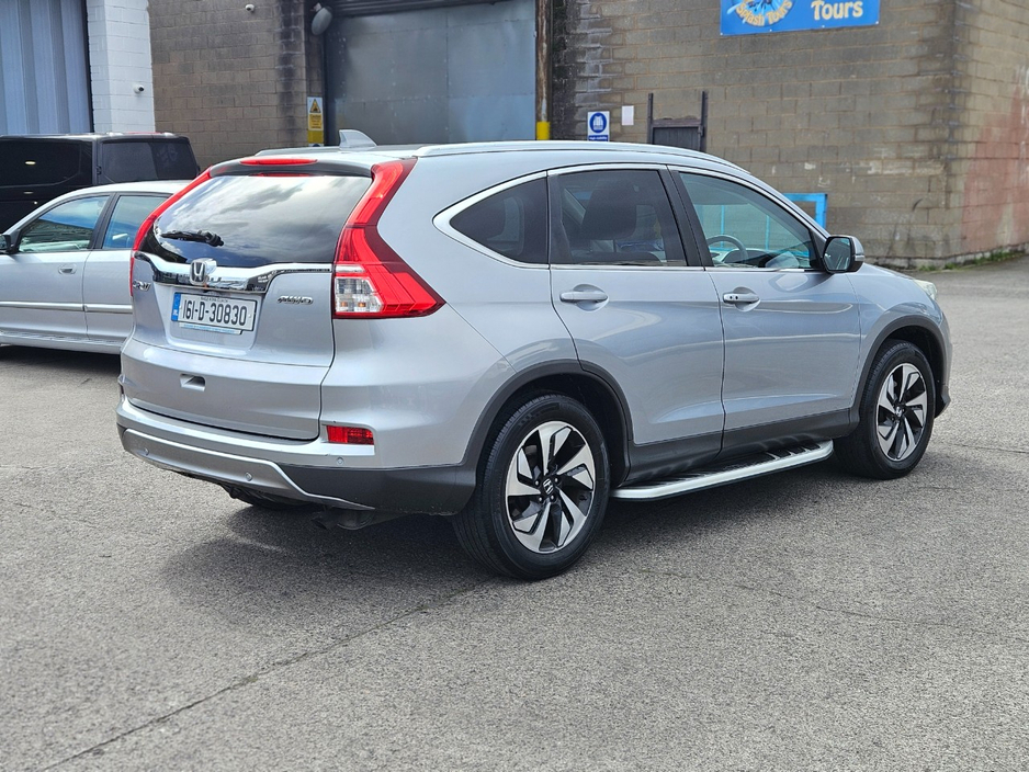 2016 Honda CR-V - image 4