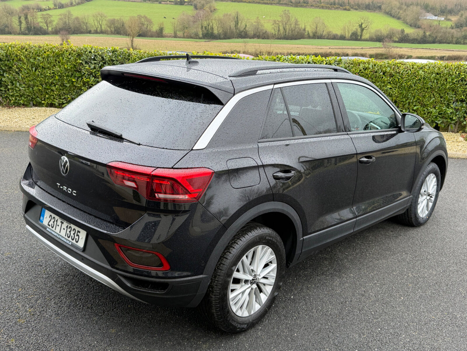 2023 Volkswagen T-Roc - image 22